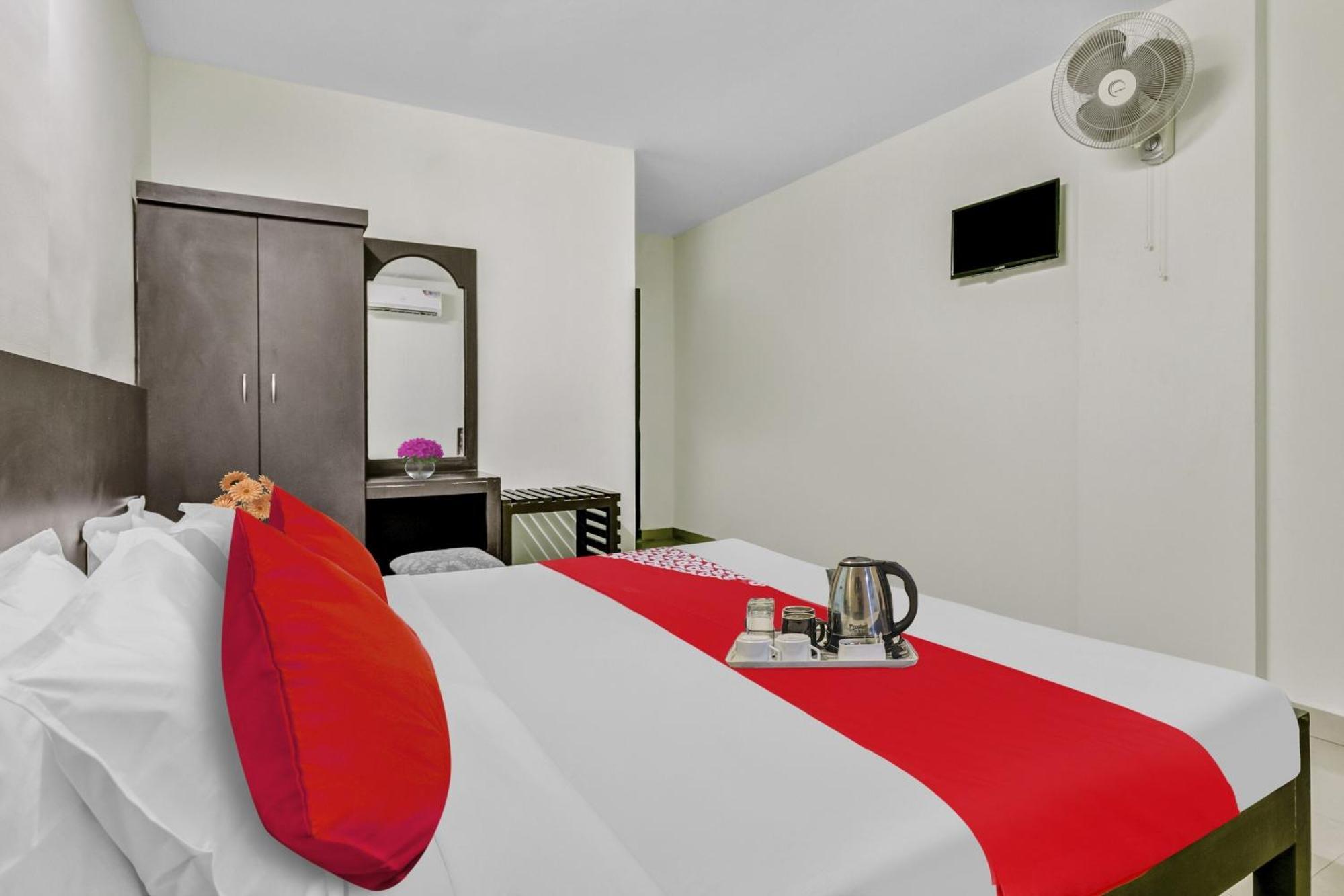 טקאדי Hotel O Kalapurackal Residency מראה חיצוני תמונה