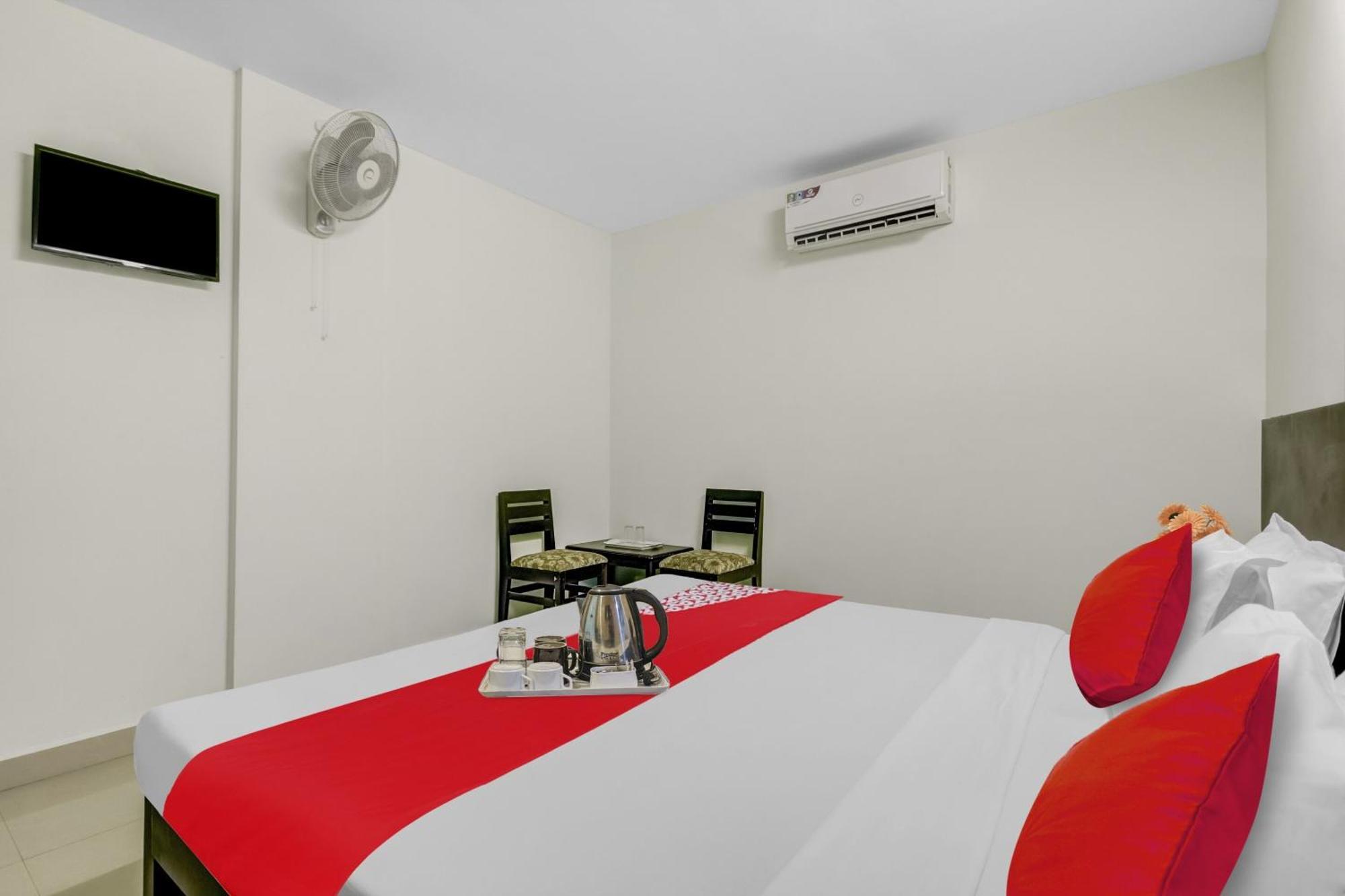 טקאדי Hotel O Kalapurackal Residency מראה חיצוני תמונה