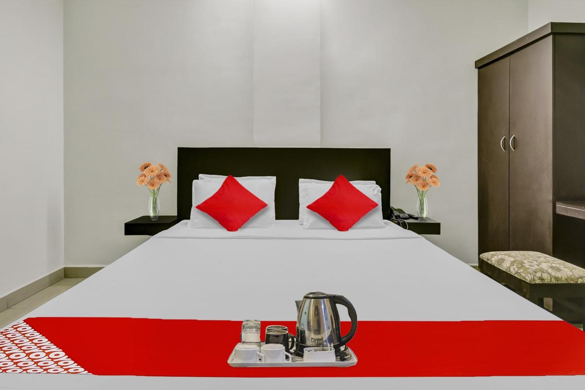 טקאדי Hotel O Kalapurackal Residency מראה חיצוני תמונה