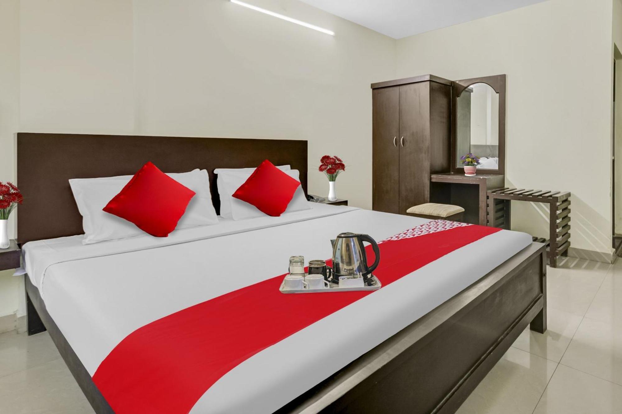 טקאדי Hotel O Kalapurackal Residency מראה חיצוני תמונה