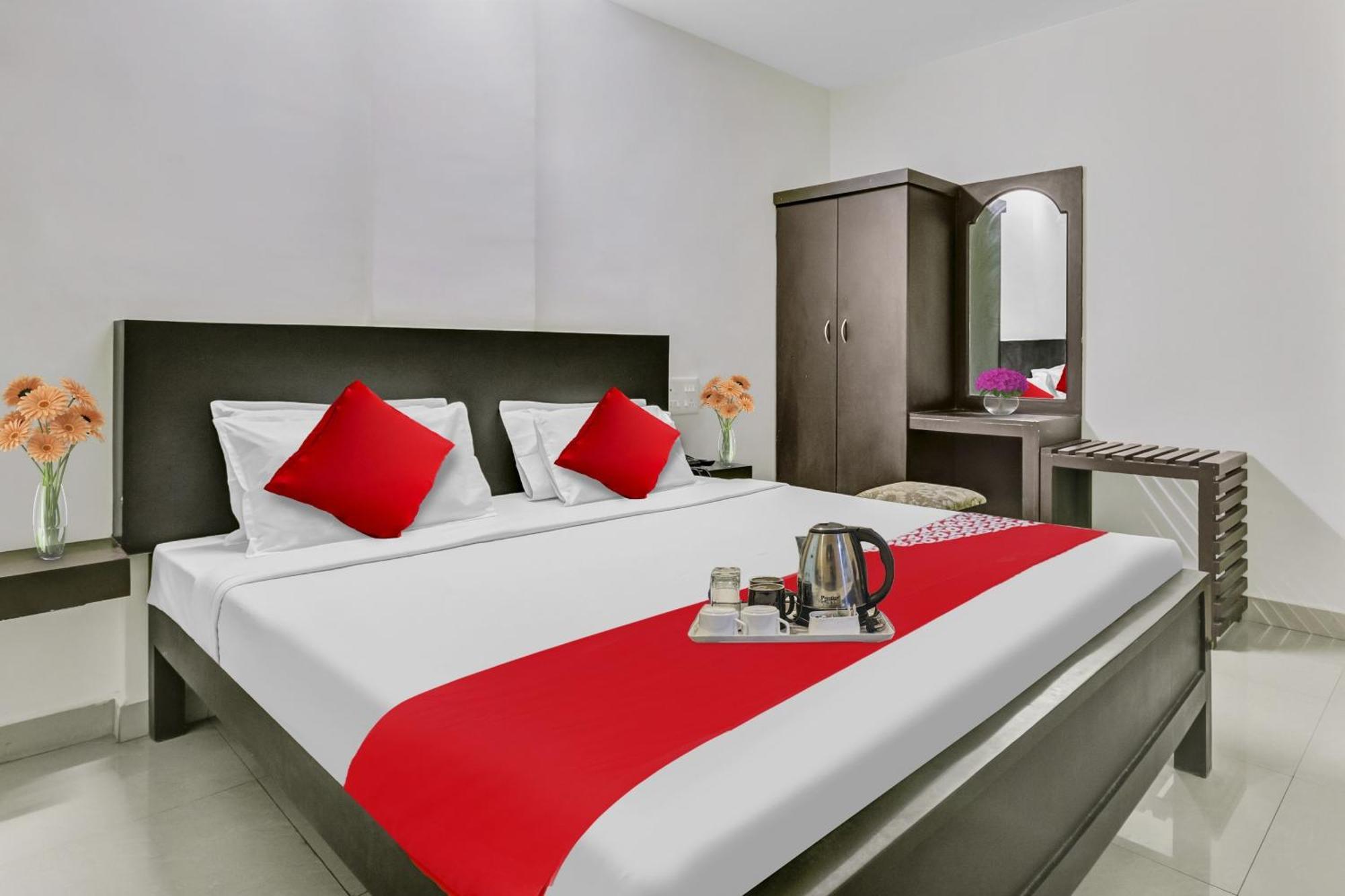 טקאדי Hotel O Kalapurackal Residency מראה חיצוני תמונה